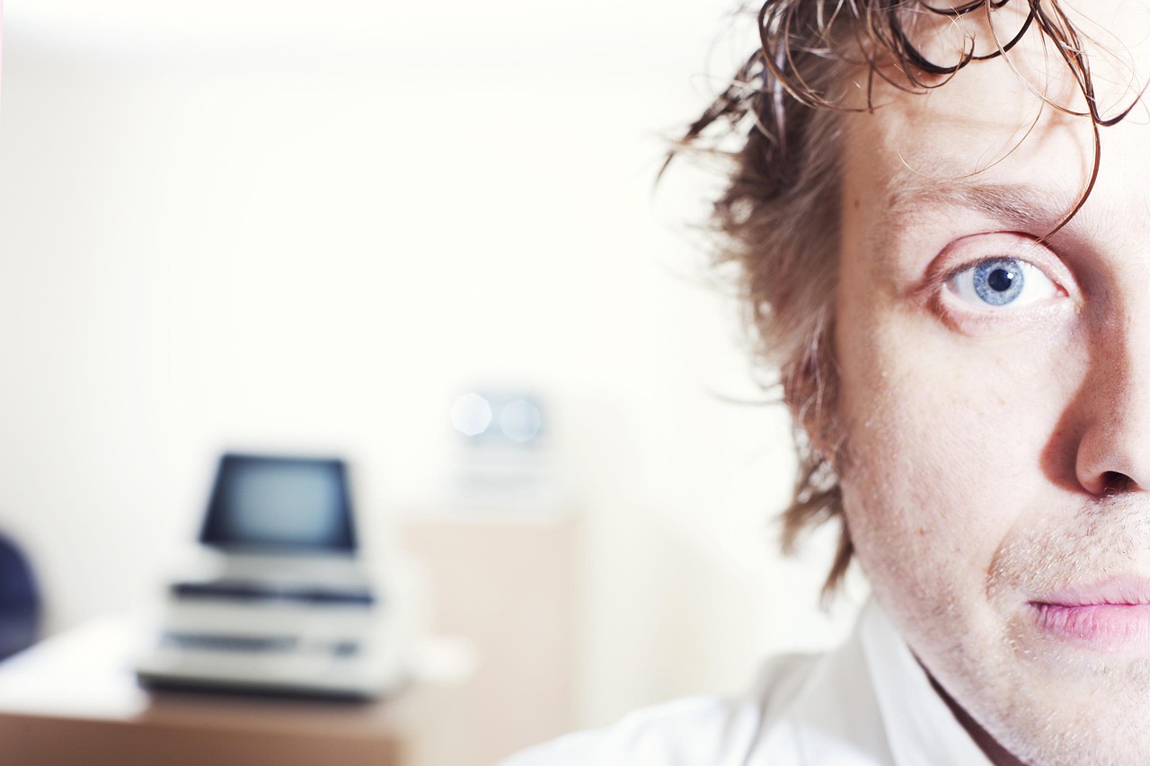 电销卡：购买苹果11博主账号