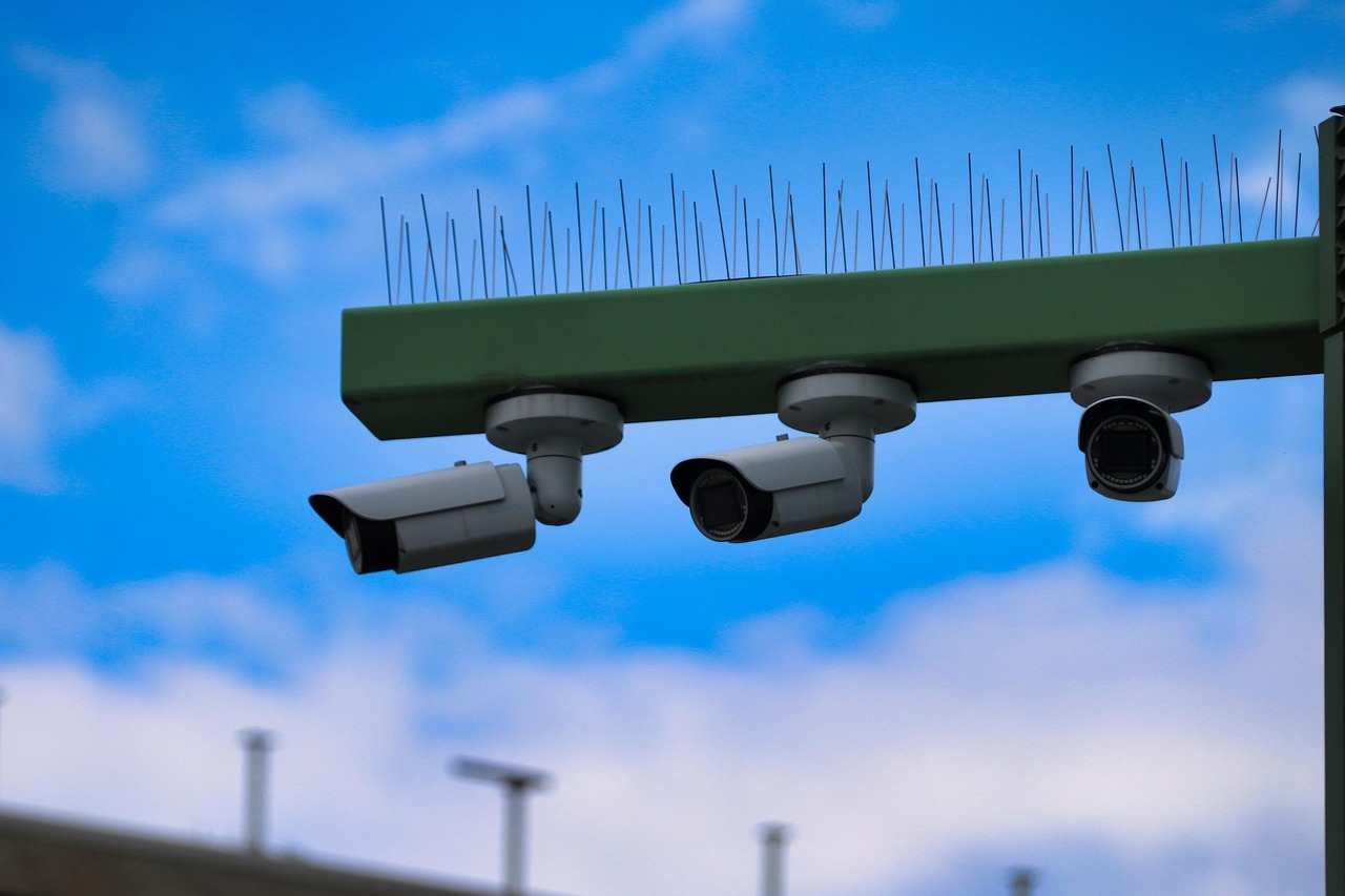 出售私人号微信：“短信验证码如何保护我们的安全？”